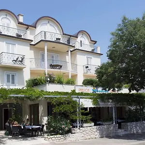 3* Gostinjska kuća Pansion Maestral